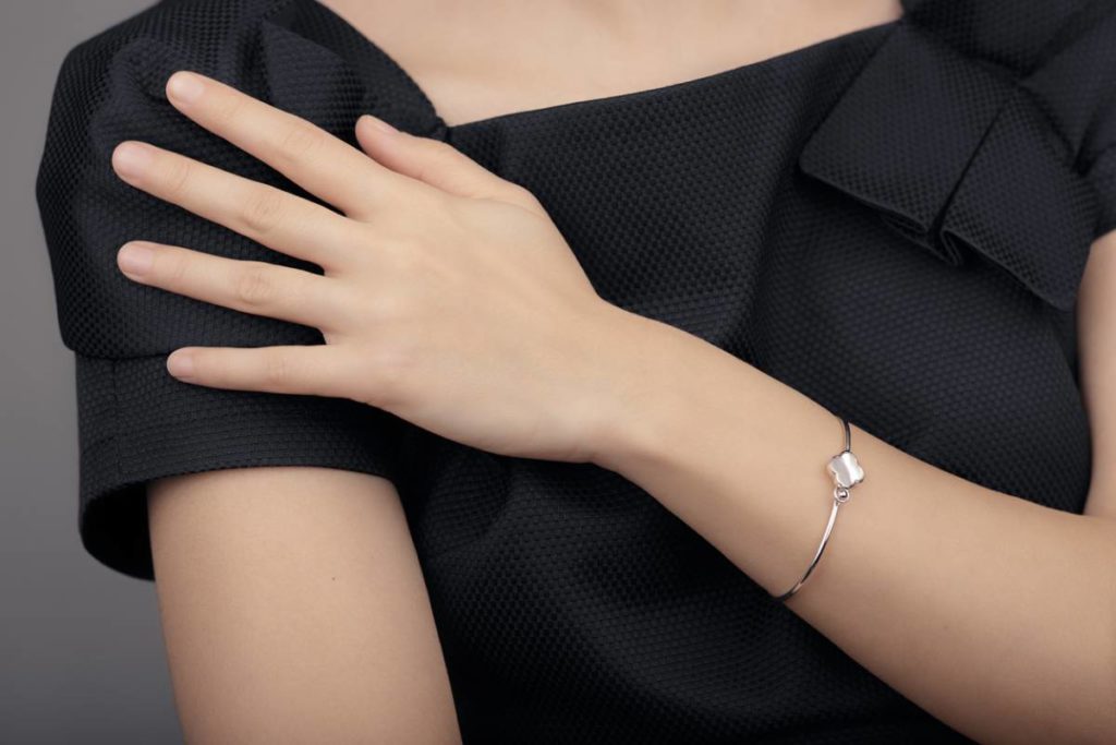 noircissent bracelets pourquoi